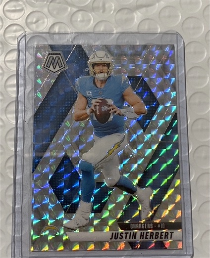 2020 Panini Mosaic #204 Justin Herbert — front