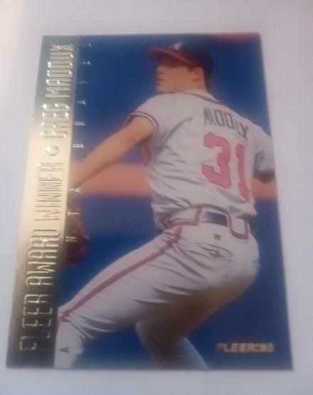 1995 Fleer #4 Greg Maddux Award Winner — front