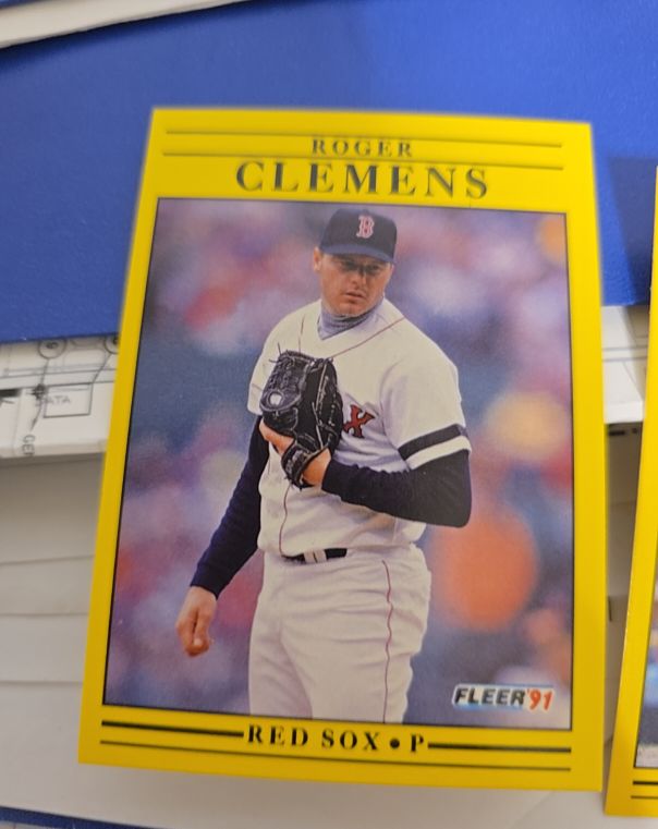 1991 Fleer #90 Roger Clemens — front
