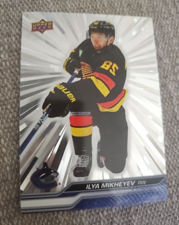 2023-24 Upper Deck Outburst Silver #427 Ilya Mikheyev — front