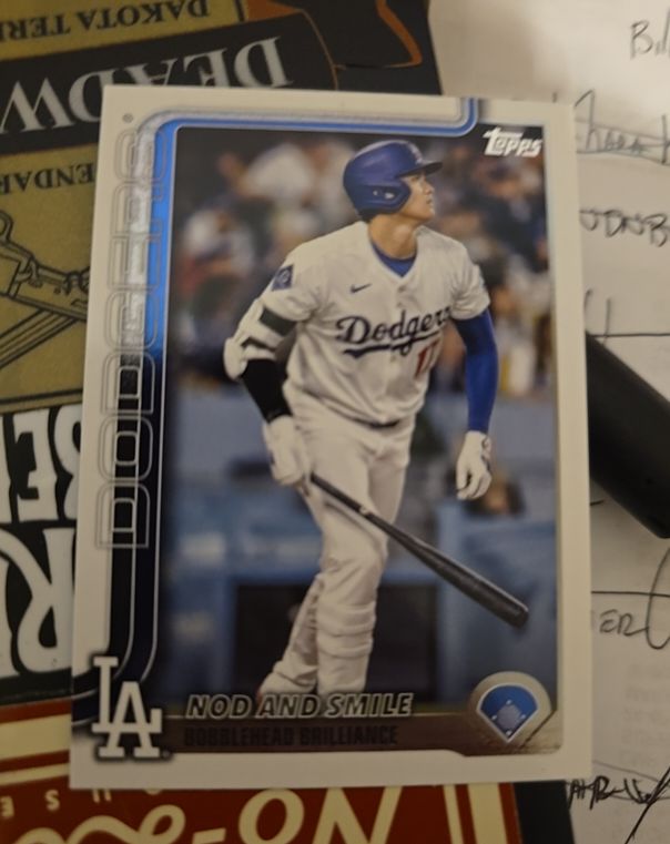 2025 Topps Update Series #US84 Shohei Ohtani Nod and Smile — front