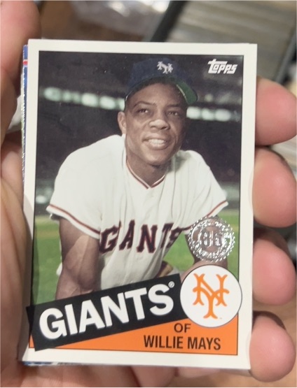 2020 Topps Update #85TB-25 Willie Mays 1985 Throwback 35th Anniversary — front
