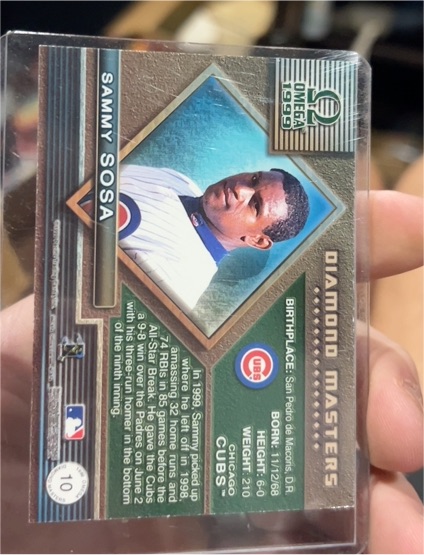 1999 Pacific Invincible Diamond Magic #3 Sammy Sosa — front