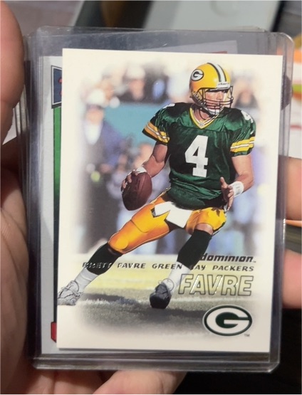 2000 SkyBox Dominion #180 Brett Favre — front