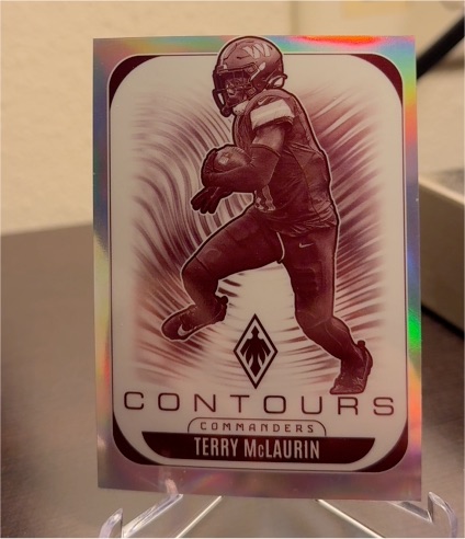2025 Panini Phoenix #32 Terry McLaurin Contours — front