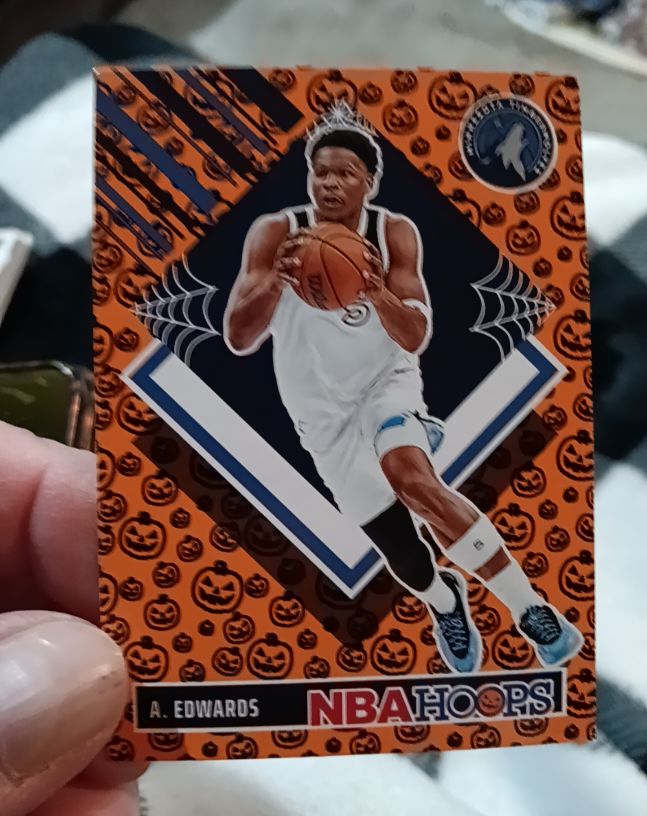 2024-25 Panini Haunted Hoops #290 Anthony Edwards — front