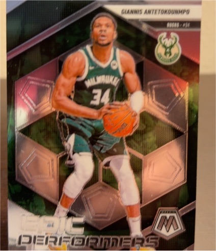2024-25 Panini Mosaic #7 Giannis Antetokounmpo Epic Performers — front