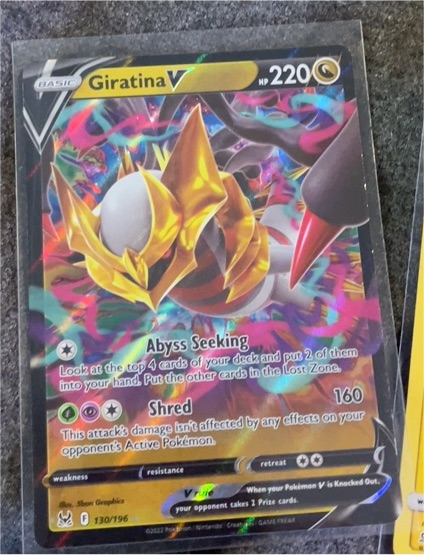 2022 Pokemon TCG Sword & Shield Lost Origin #130 Giratina V — front