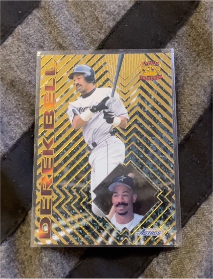 1997 Pacific Crown Collection Prism Invincible #25 Albert Belle — front