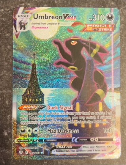 2021 Pokémon Evolving Skies #215 Umbreon VMAX — front