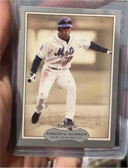 2003 Fleer Showcase #81 Roberto Alomar — front