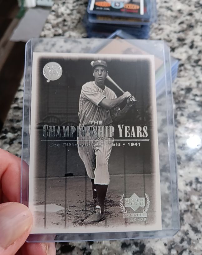 2000 Upper Deck Yankee Legends #74 Joe DiMaggio — front