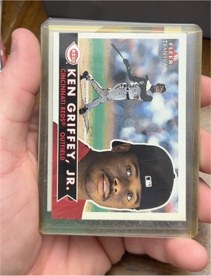 2001 Fleer Tradition #140 Ken Griffey Jr. — front