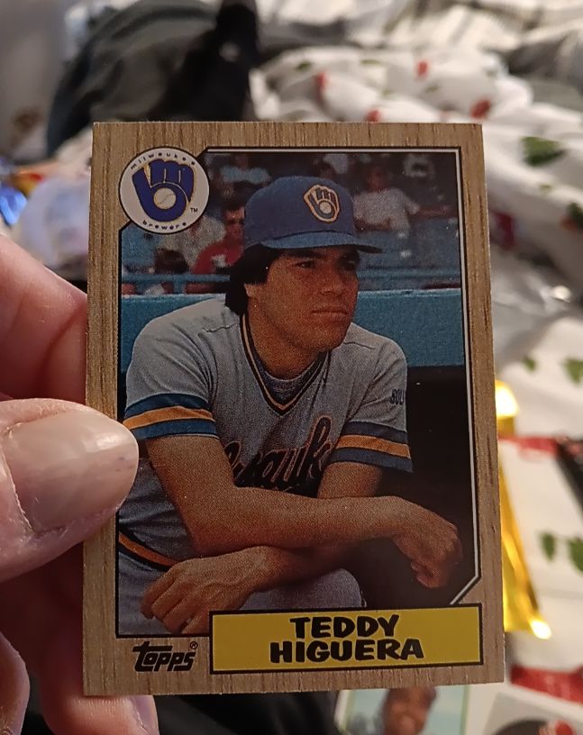 1987 Topps #250 Teddy Higuera — front