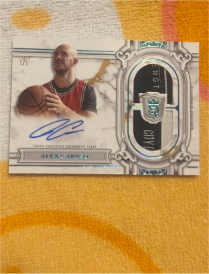 2023-24 Topps Royalty Regalia Relic Signatures Alex Caruso — front