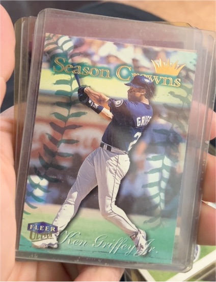 1999 Fleer Ultra #219 Ken Griffey Jr. Season Crowns — front