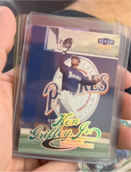 1999 Fleer Ultra #72 Ken Griffey Jr. — front