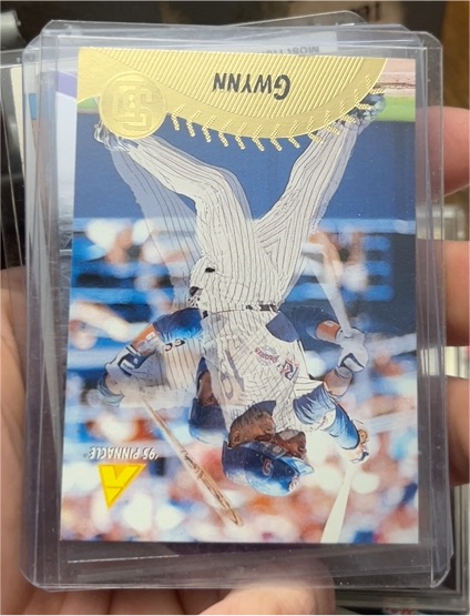 1995 Pinnacle #93 Tony Gwynn — front