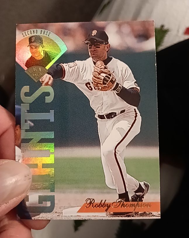 1995 Leaf #95 Robby Thompson — front