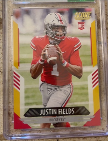 2021 Score #302 Justin Fields Rookie Card — front