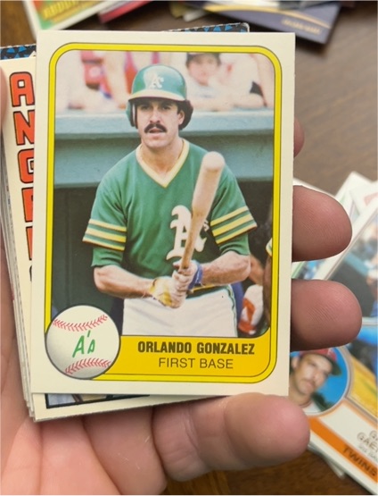 1981 Fleer #585 Orlando Gonzalez — front