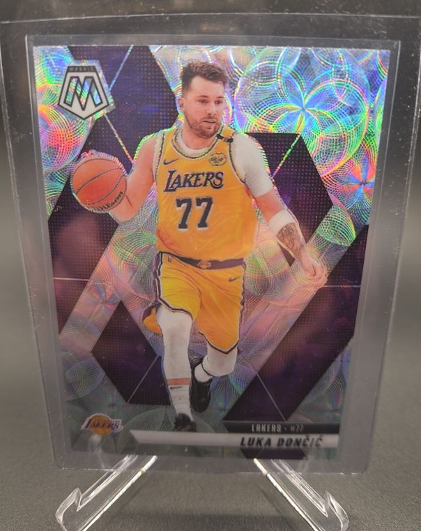 2024-25 Panini Mosaic #100 Luka Dončić — front