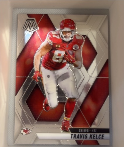 2020 Panini Mosaic #87 Travis Kelce — front