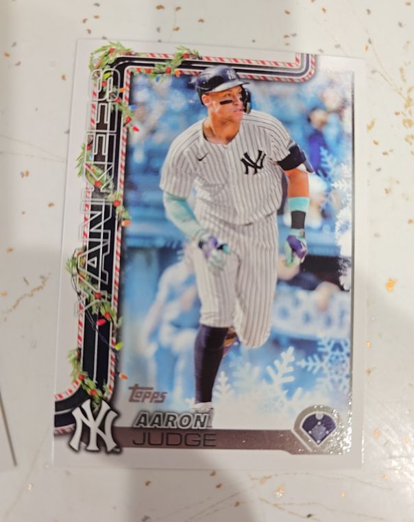 2025 Topps Holiday #H161 Aaron Judge — front