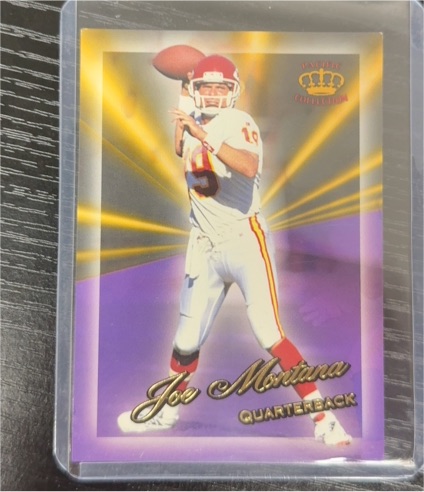 1994 Pacific Triple Folders #19 Joe Montana — front