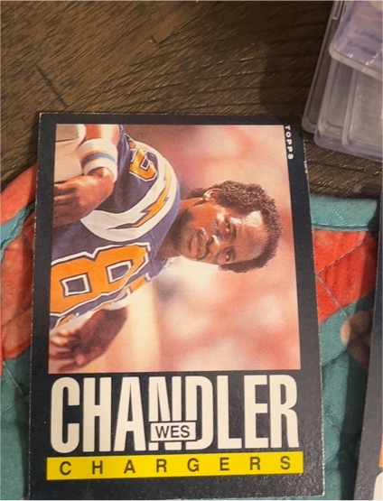 1985 Topps #370 Wes Chandler — front