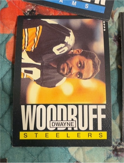 1985 Topps #366 Dwayne Woodruff — front