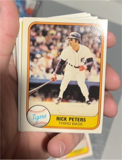 1981 Fleer #470 Rick Peters — front