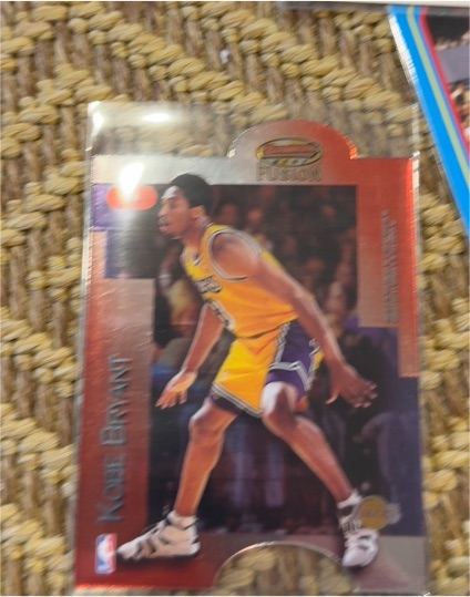 1998-99 Bowman's Best Mirror Image #MI6 Kobe Bryant — front