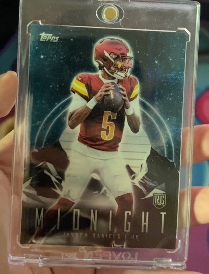 2024 Topps Midnight #5 Jayden Daniels — front