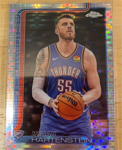 2025-26 Topps Chrome #181 Isaiah Hartenstein — front