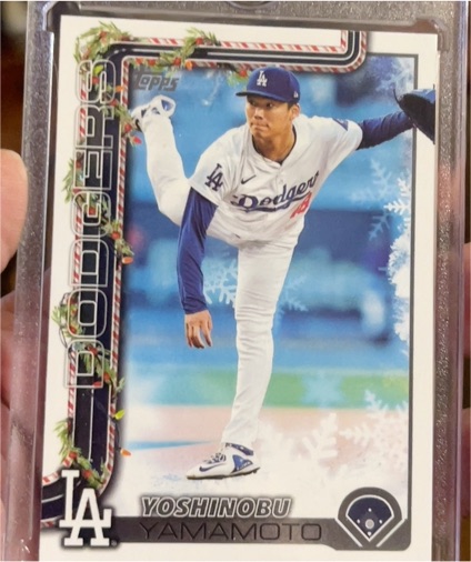 2025 Topps Holiday #H159 Yoshinobu Yamamoto — front