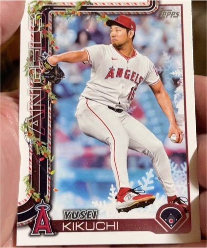 2025 Topps Holiday #H59 Yusei Kikuchi — front