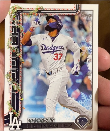 2025 Topps Holiday #H164 Teoscar Hernandez — front