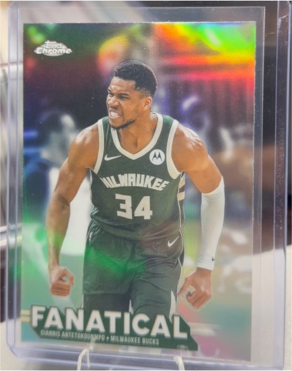 2025-26 Topps Chrome #FAN-2 Giannis Antetokounmpo Fanatical — front