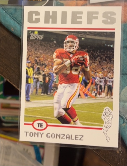 2004 Topps #TE Tony Gonzalez — front