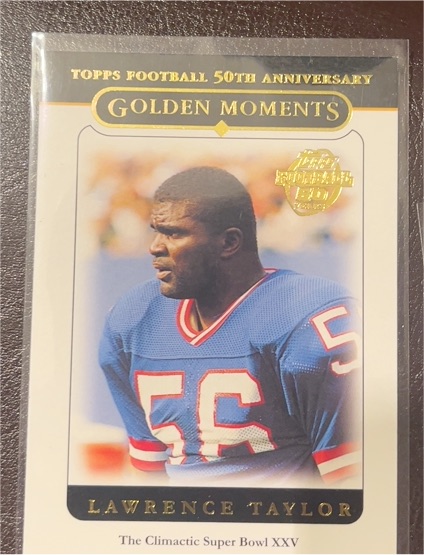 2005 Topps #324 Lawrence Taylor — front
