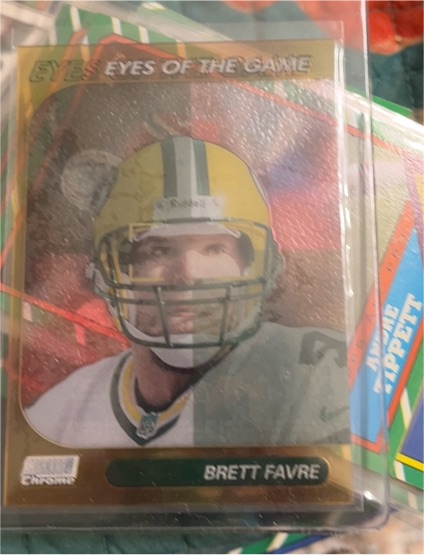 1997 Topps Chrome Eyes of the Game #EOG-1 Brett Favre — front