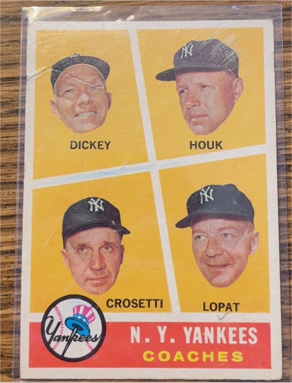 1960 Topps #465 New York Yankees Coaches — front