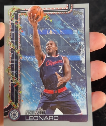 2025-26 Topps Holiday #H112 Kawhi Leonard — front