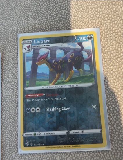 2020 Pokémon Darkness Ablaze #107 Liepard — front