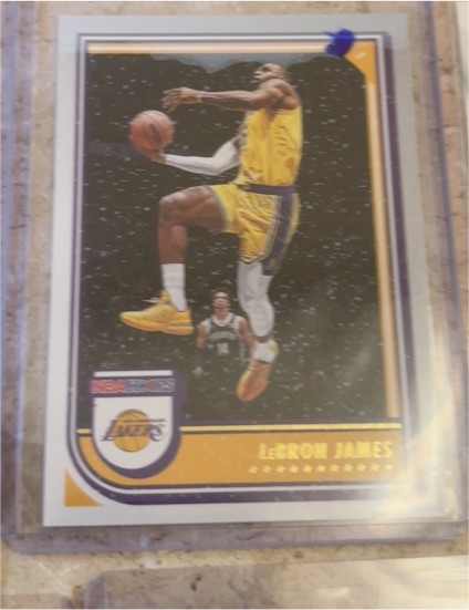 2022-23 Panini NBA Hoops #170 LeBron James — front