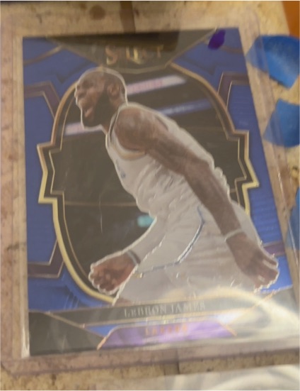 2022-23 Panini Select Concourse #26 LeBron James — front