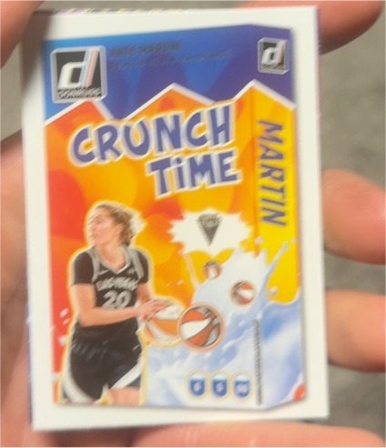 2025 Donruss WNBA #11 Kate Martin Crunch Time — front