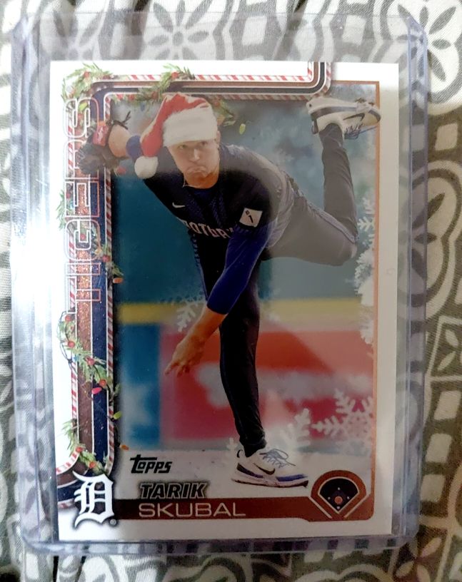 2025 Topps Holiday #H74 Tarik Skubal Santa Hat — front