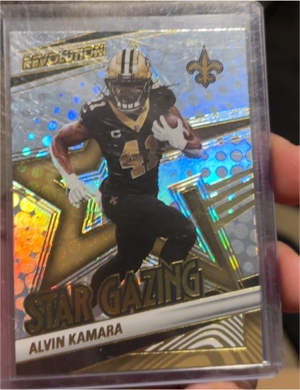 2025 Panini Revolution #19 Alvin Kamara — front